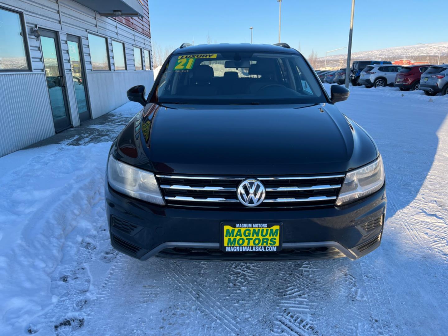 2021 Black /black leather Volkswagen Tiguan SE 4Motion AWD (3VV2B7AX1MM) with an 2.0L L4 DOHC 16V TURBO engine, 8A transmission, located at 1960 Industrial Drive, Wasilla, 99654, (907) 274-2277, 61.573475, -149.400146 - Photo#7